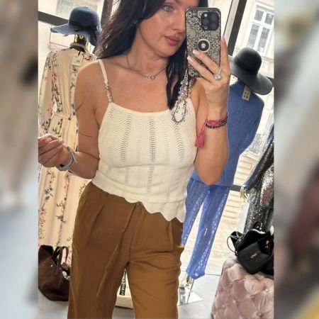 Ażurowy Top Dzianinowy na Ramiączkach – Elegancki Kremowy Top z Bawełny i Wiskozy Premium // 6019