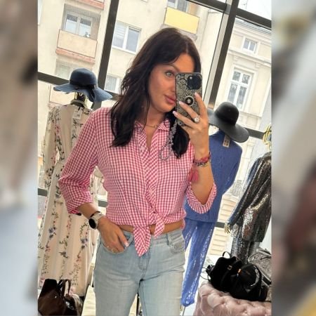 Koszula Damska w Różową Kratkę Vichy Premium – Wiązana Koszula w Stylu Casual Chic // 6025