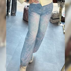 Luksusowe Jeansy Wide Leg z Kwiatowym Wzorem Pink Blossom – Jasny Denim AdoreDanew // 6065