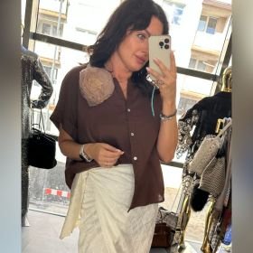 Lniania Koszula Oversize z Kwiatem MOTEL Premium Made in Italy - Głęboki Czekoladowy Brąz // 6175