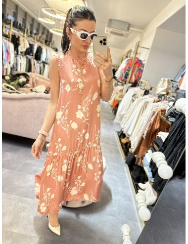 Morelowa Sukienka w Kwiaty: Letnia Elegancja na Ciepłe Dni od Taifun