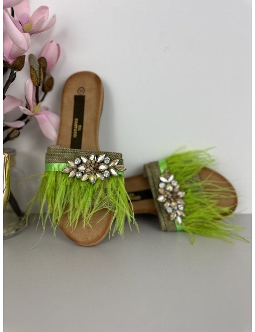 Zielone klapki na płaskiej podeszwie  - Gil Santucci // 1324