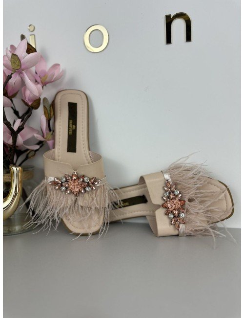 Beżowe klapki na płaskiej podeszwie - Gil Santucci // 1322