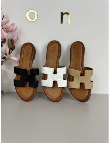 klapki na płaskiej podeszwie - białe, czarne, beżowe // 1332