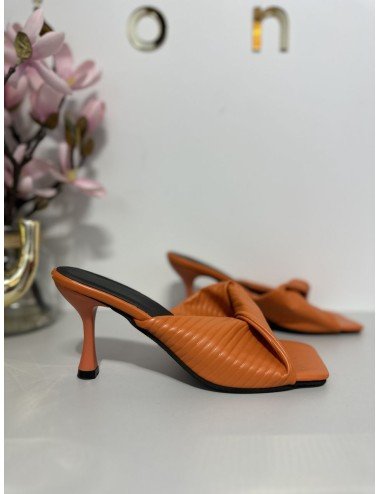 pomarańczowe klapki na obcasie // 1343