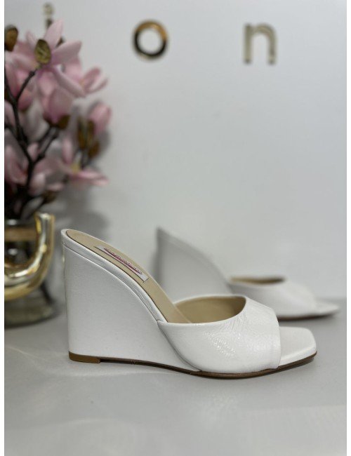 Białe Klapki na koturnie // 1346