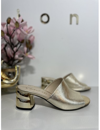 Złote klapki na obcasie // 1348