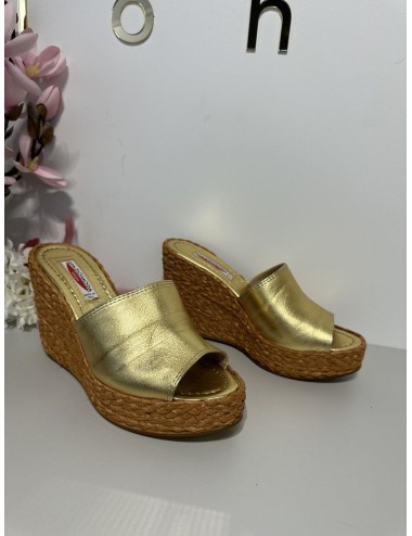Złote klapki na koturnie // 1357