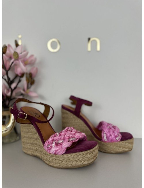 Różowe sandałki na plecionej koturnie  od Spaziomoda // 1366*
