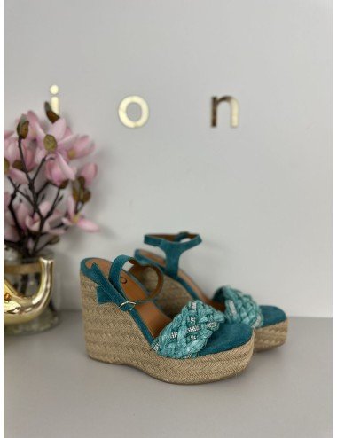 Sandałki na plecionej koturnie od Spaziomoda // 1367*