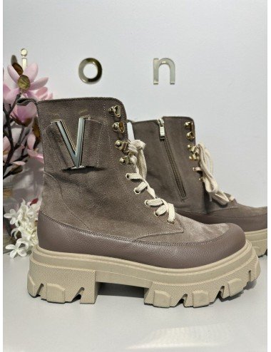 Beżowe, sznurowane trapery od Adore Danew // 648*