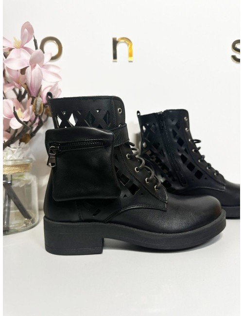 czarne ażurowe botki // 1386