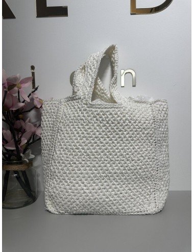 Biały pleciony koszyczek do ręki // 1403