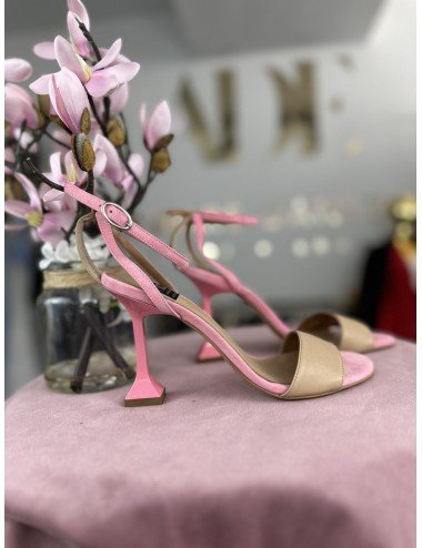 Różowe sandałki na obcasie i zapięciem na kostce // 1421*