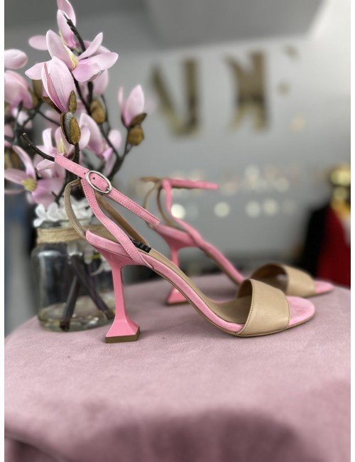 Różowe sandałki na obcasie i zapięciem na kostce // 1421*