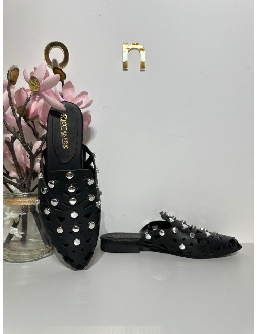 Czarne klapki na płaskiej podeszwie od Riccianera // 1455