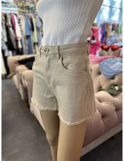 beżowe spodenki od Roberta Biagi // 1501