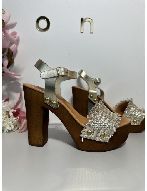 sandałki na słupku od SpazioModa Bologna // 1529*