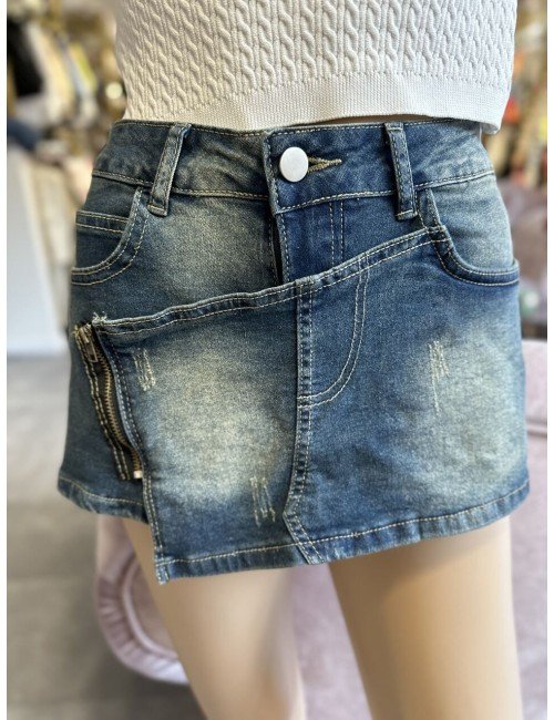 jeansowe szorty z  przetarciami // 1541