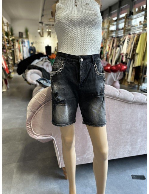 czarne dłuższe spodenki // 1533*