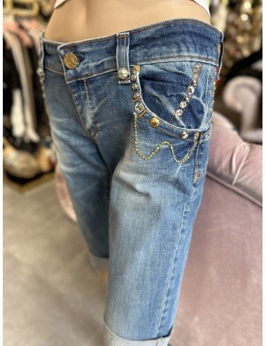 Dłuższe jeansowe szorty // 1540