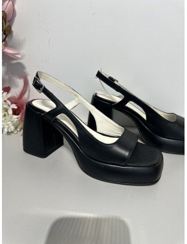 czarne sandałki Federica Lancioli // 1590