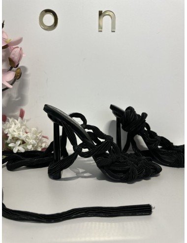 czarne wiązane sandałki // 1592*