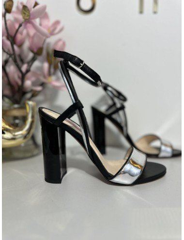 Czarne, odkryte buty na wysokim obcasie z srebrnym paskiem od SpazioModa // 751*