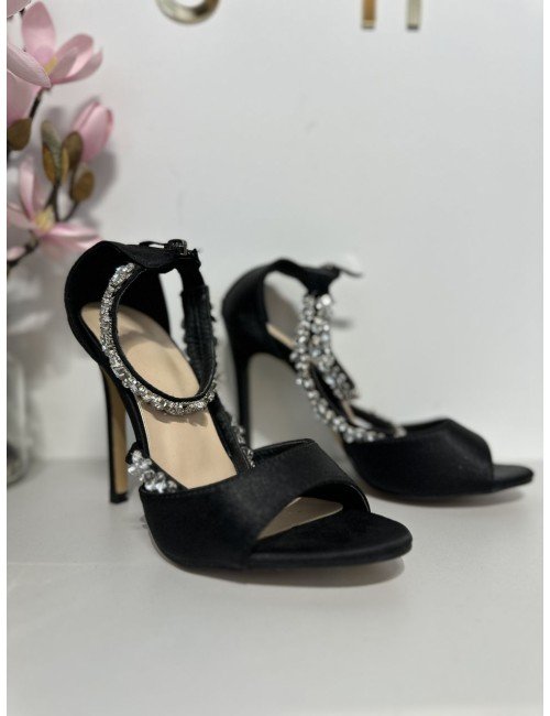 Czarne sandałki na obcasie // 1603*