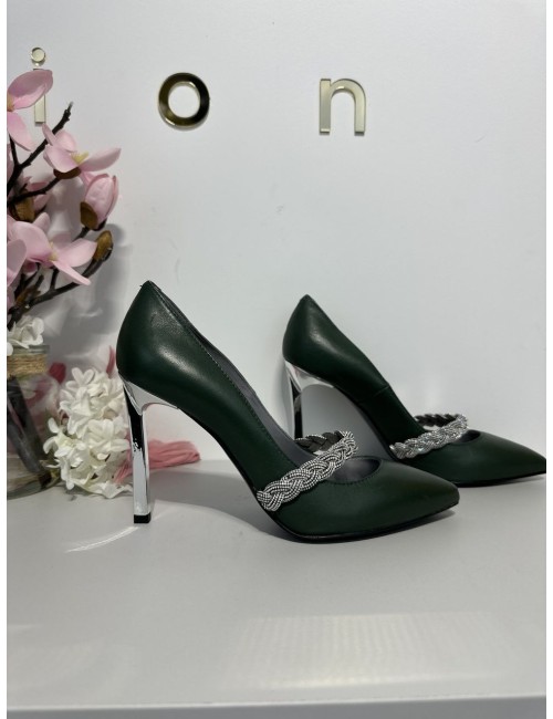 Zielone buty ze srebrną szpilką od Spaziomoda // 992*