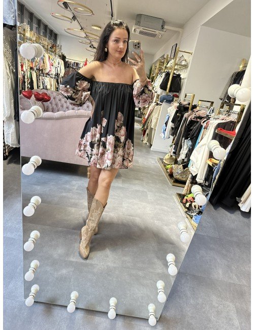 czarna sukienka w kwiaty z odkrytymi ramionami // 1656