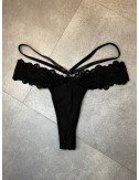 Czarne wygodne, a także zmysłowe stringi // 1723