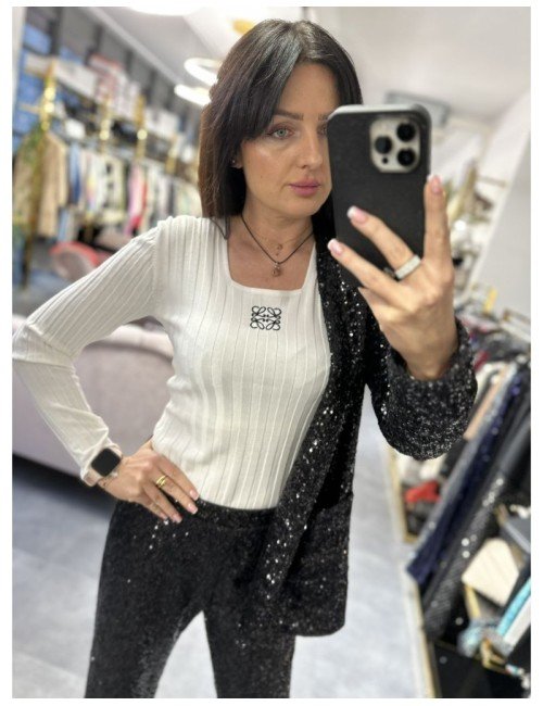 biała bluzka na długi rękaw // 1906