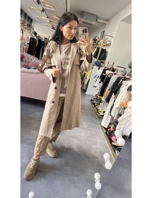Płaszcz Trencz Damski Beżowy z Falbanami Bawełna Elastan Włoski | [Nazwa Twojego Sklepu]