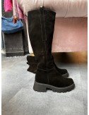 czarne zamszowe kozaki // 2243*