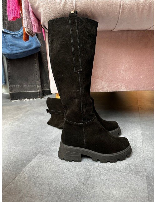 czarne zamszowe kozaki // 2243*