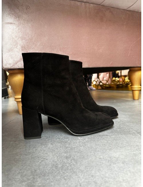 czarne zamszowe botki // 2249*