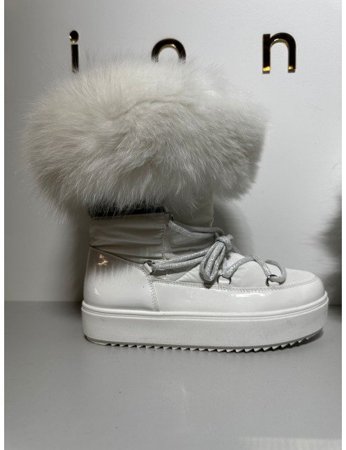 białe botki z futerkiem // 2281*