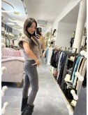 Szare skinny jeans z kieszeniami od Ana Caselli // 387