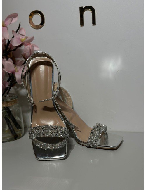 srebrny obcas z brokatem // 2592*