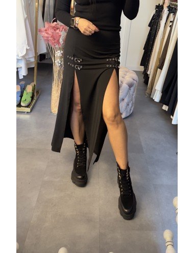 Czarna spódnica z rozcięciem // 2703