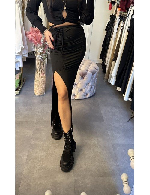 czarna spódnica z rozcięciem // 2705