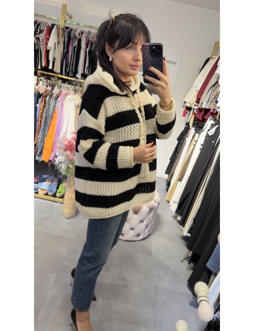 Czarno-biały Sweter w paski // 2709