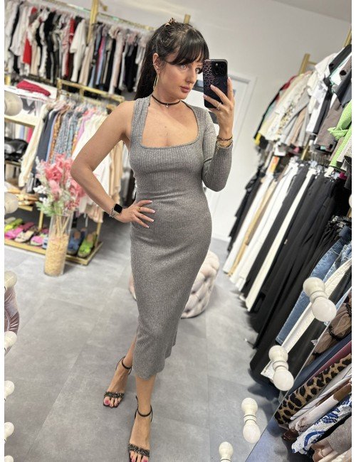 szara sukienka od Souvenir // 2798